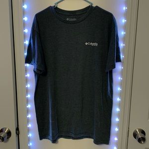 Men’s large Columbia shirt Like New